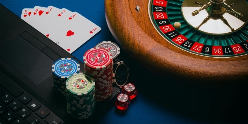 How to Play Free Card Games Online